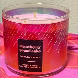 Bath and Body Works NWT 3-Wick Candle Strawberry Poundcake Candle Day Edition